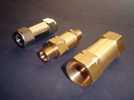 Rückschlagventile in Durchgangs oder in T-Form 1/8