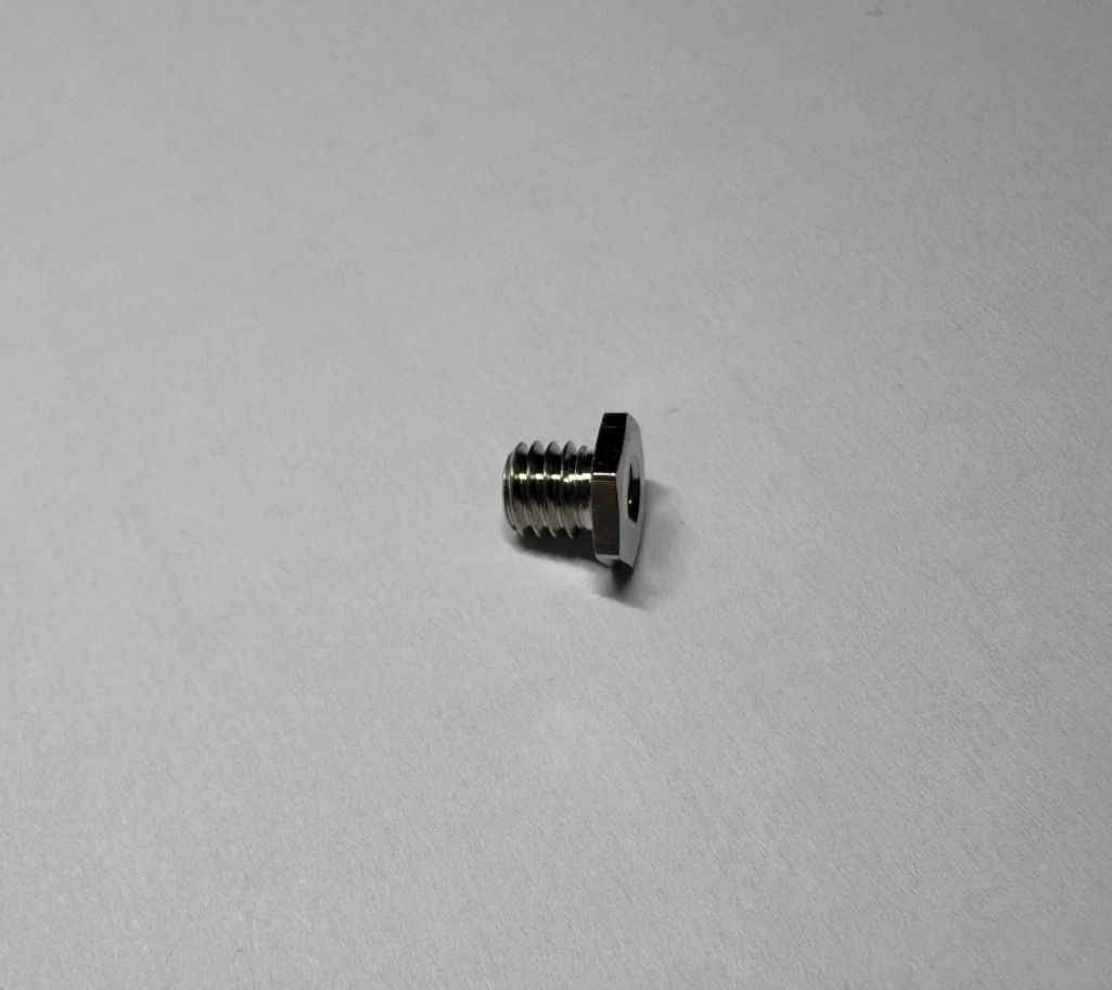 Reduzierennippel M5a-M3i, (Messing vernickelt)